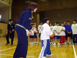 パスの練習中　相手は私！