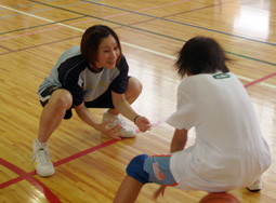 写真：楠田コーチを抜くぞ〜