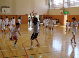 写真：2 on 1 どう攻める？