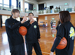 コーチ陣で話し合い