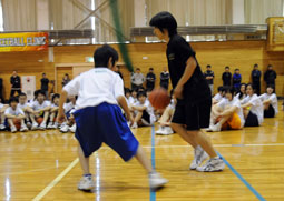 写真：受講生もトライ！