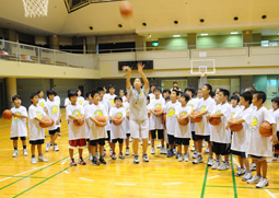 写真：シュートの説明中