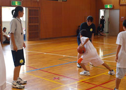 写真：足を踏み変えて