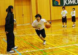 写真：姿勢を低く