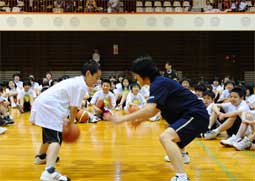 写真：山口コーチと対決！？