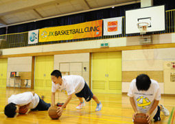 写真：体幹を強くしましょう