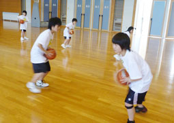 写真：ピボットの練習