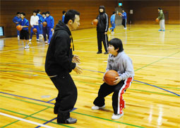 ボールを持ったら姿勢をとりましょう