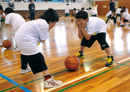 集中してボール取り